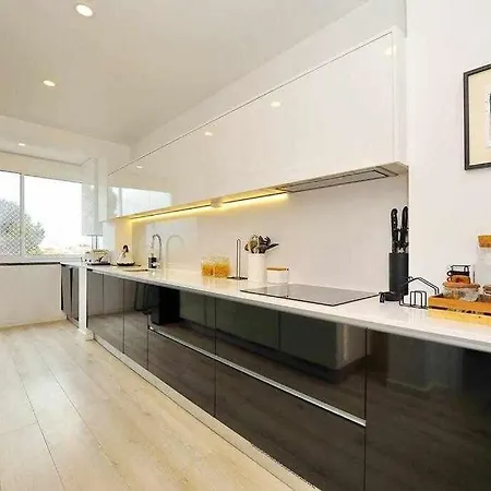 Prestige Sunset Carcavelos - Checkinhome Apartment